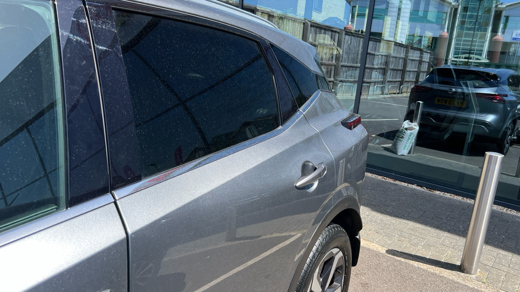 Nissan Qashqai 1.3 Dig-t Mh 158 4Wd N-connecta X-tronic With White #60