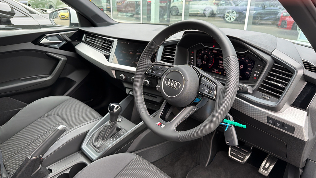 Audi A1 A1 35 Tfsi S Line S Tronic KU26ZGA White #6