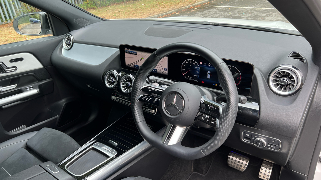 Mercedes-Benz GLA Class Gla 220D 4Matic Amg Line Premium KM75VXS White #3
