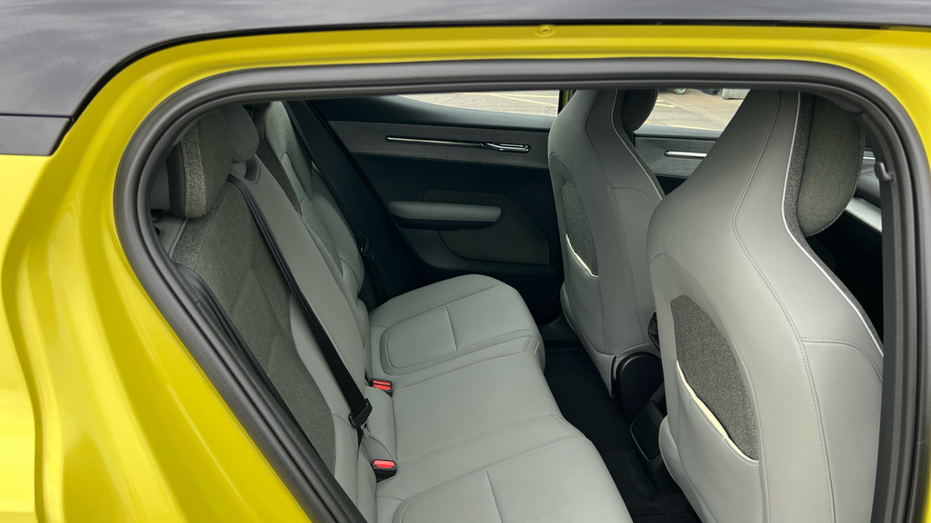 Volvo EX30 Ex30 200Kw Sm Extended Range Plus 69Kwh FG25OLE Yellow #6