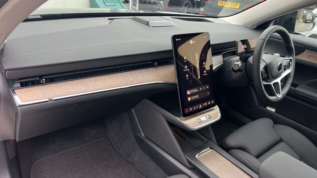 Volvo ES90 Volvo Es90 Hatchback 245Kw Sm Extended Range Plus Black #4