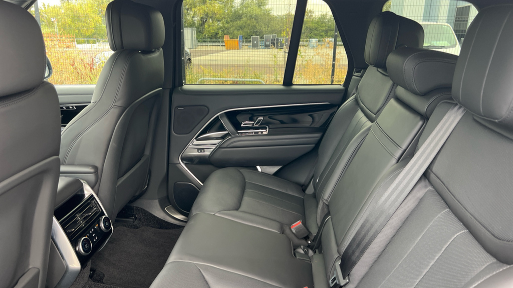 Land Rover Range Rover Range Rover 3.0 D300 Edition BU75PFK Green #4
