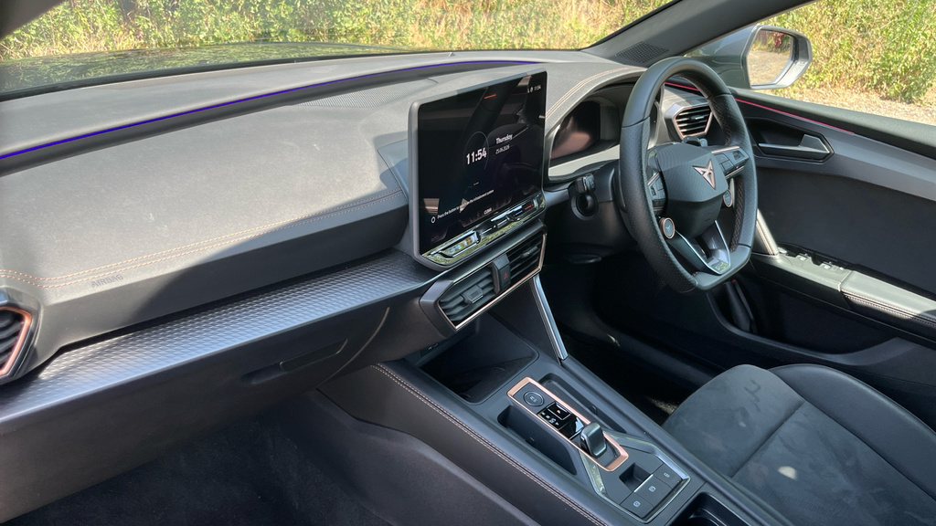 Cupra Leon Leon 1.5 Etsi 150 V2 Dsg KW25XEA Black #2