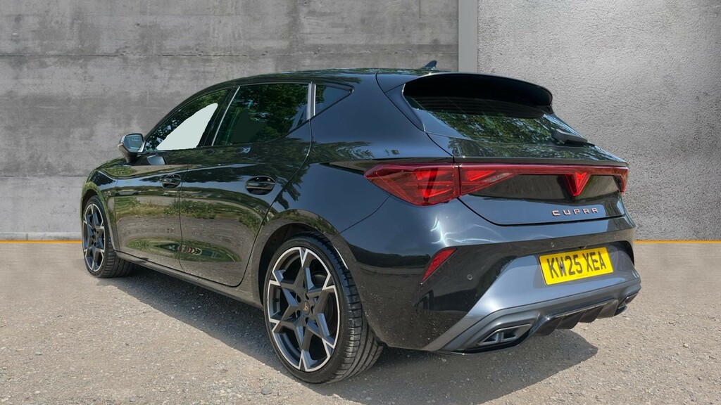Cupra Leon Leon 1.5 Etsi 150 V2 Dsg KW25XEA Black #3