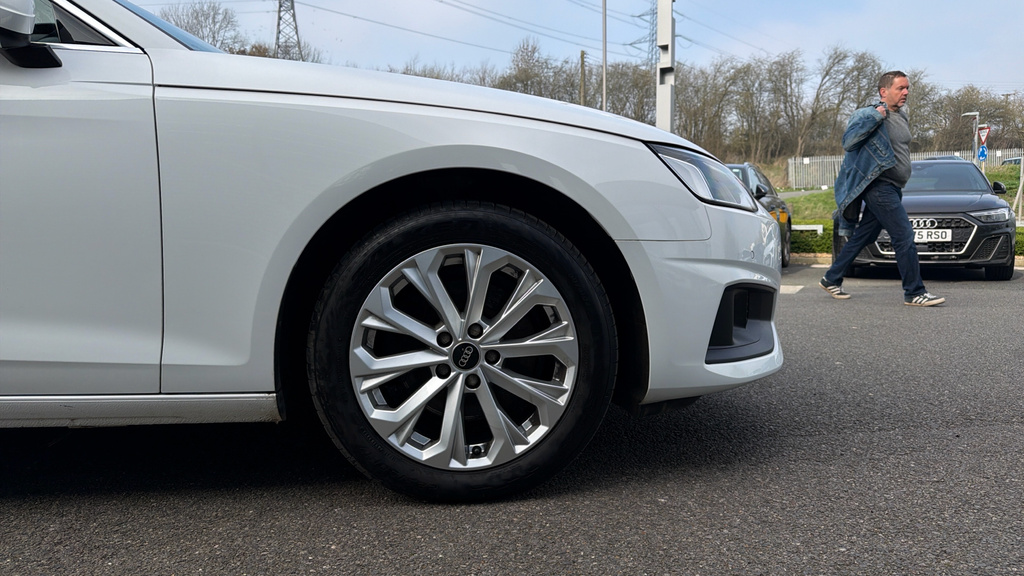 Audi A4 A4 35 Tfsi Technik S Tronic GV72JXM White #5