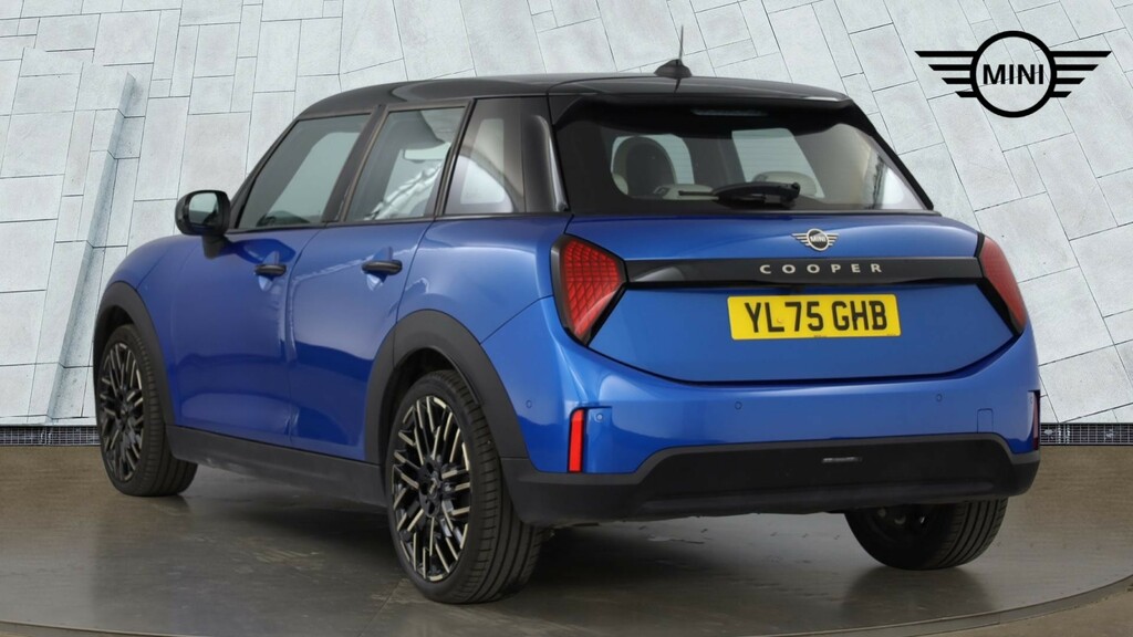 Mini Hatch Cooper 1.5 C Exclusive YL75GHB Blue #2