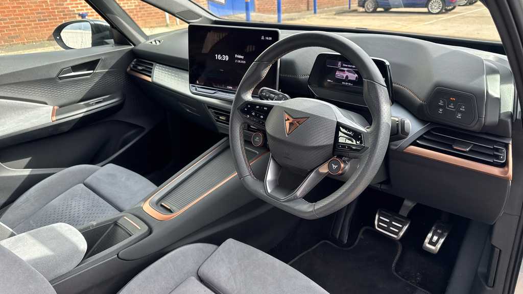 Cupra Born Born 170Kw E-boost V3 59Kwh KW75YPK Silver #6
