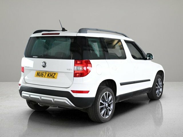 Skoda Yeti Outdoor 2.0 Tdi White #2