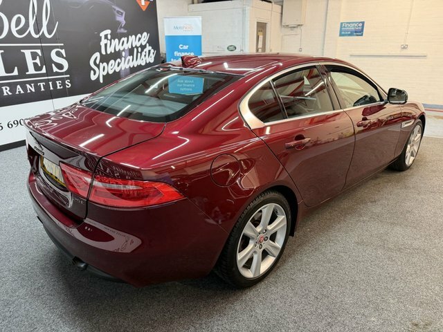Jaguar XE 2.0I Portfolio Red #6