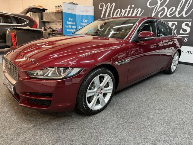 Jaguar XE 2.0I Portfolio Red #3