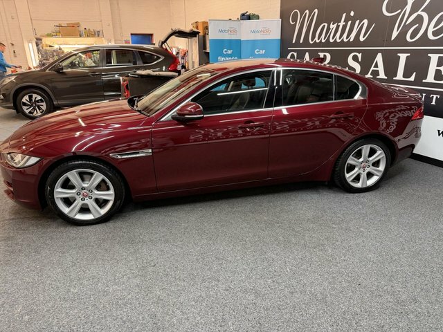 Jaguar XE 2.0I Portfolio Red #4
