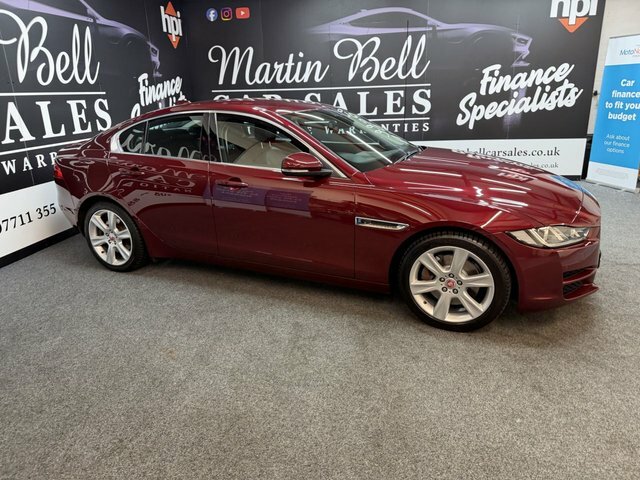 Jaguar XE 2.0I Portfolio Red #2