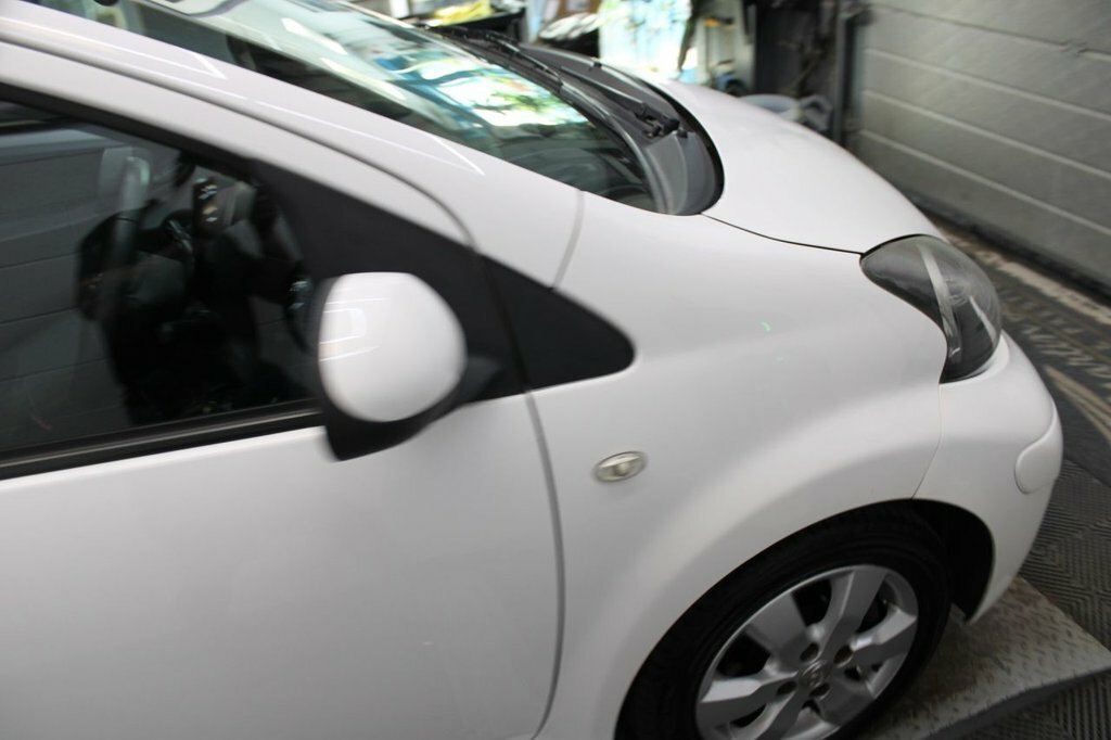 Toyota Aygo 1.0 Vvt-i Go 67 Bhp White #27
