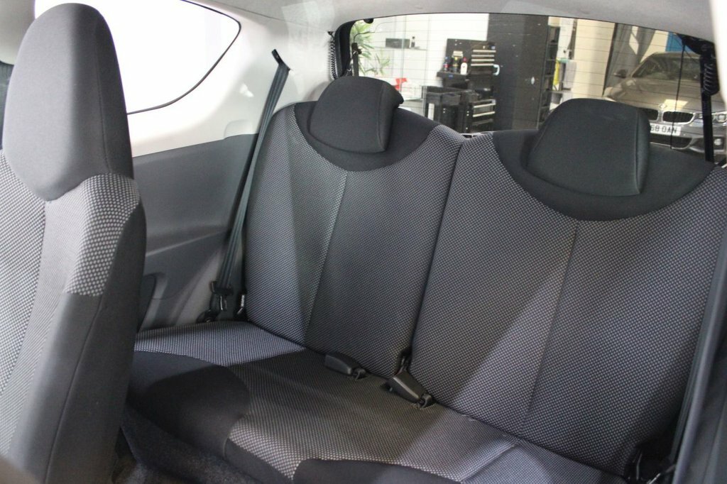 Toyota Aygo 1.0 Vvt-i Go 67 Bhp White #11