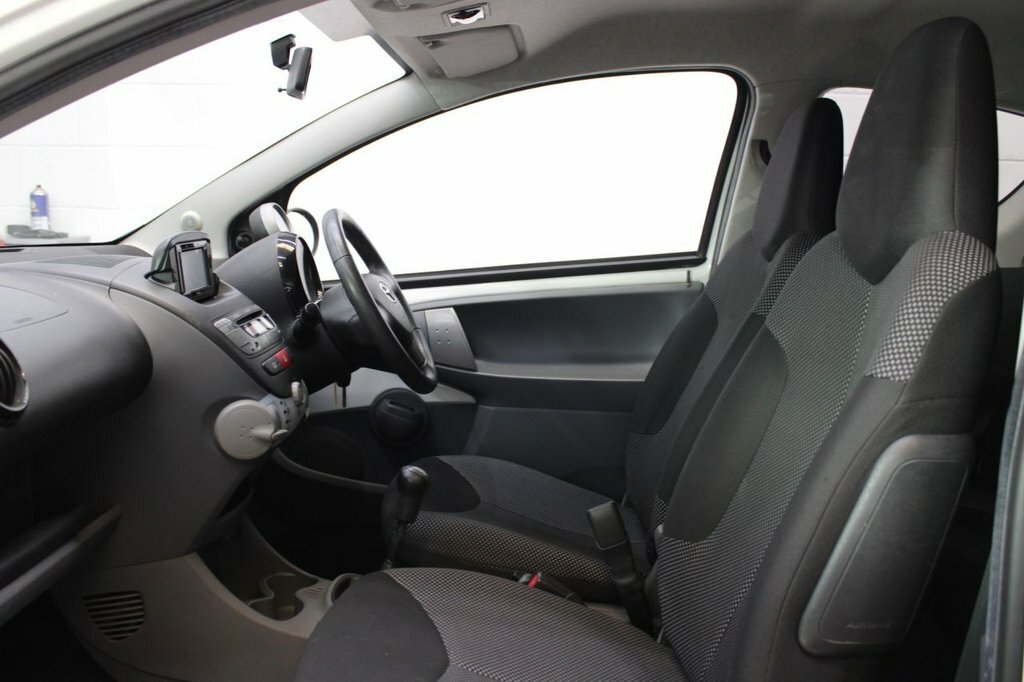 Toyota Aygo 1.0 Vvt-i Go 67 Bhp White #10