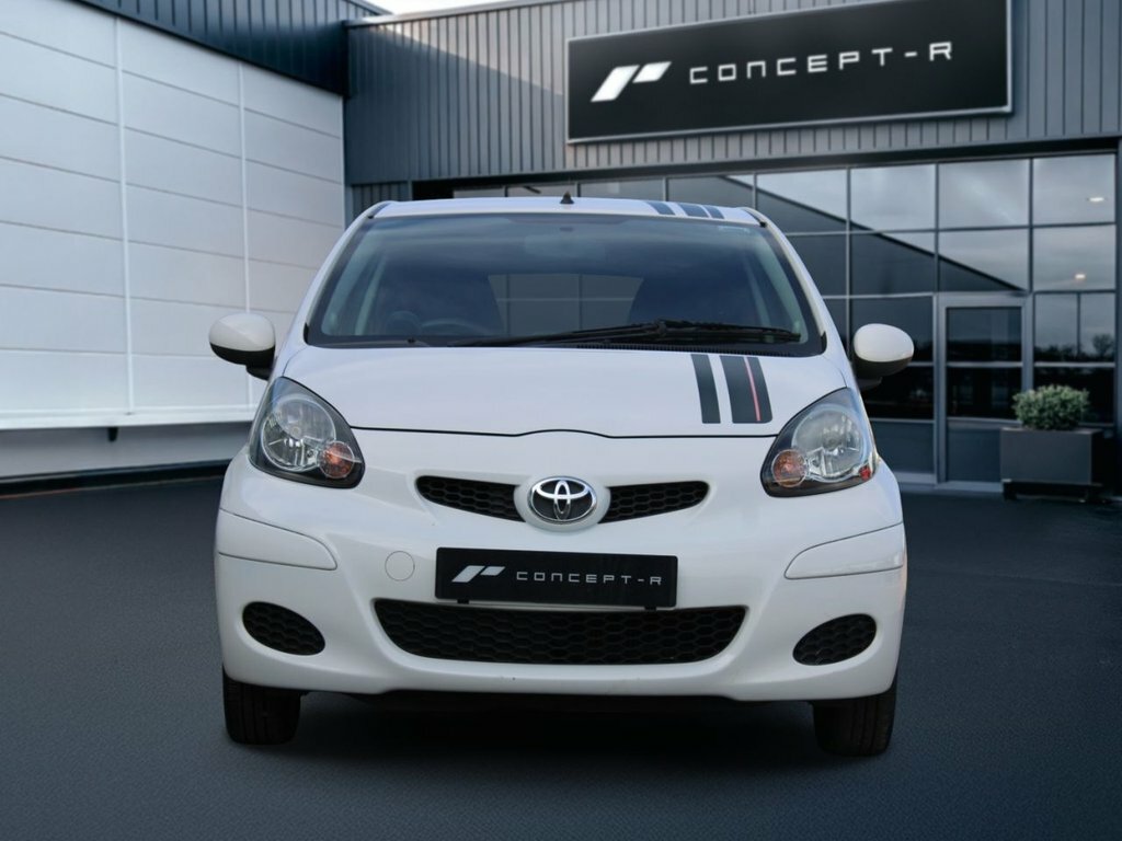 Toyota Aygo 1L Go White #4