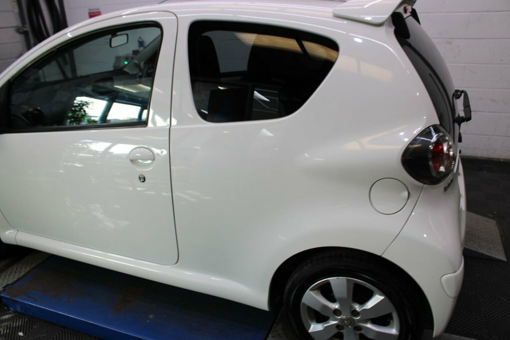 Toyota Aygo 1.0 Vvt-i Go 67 Bhp White #23