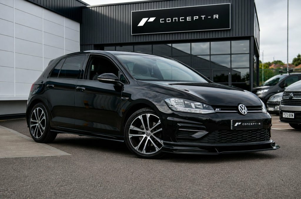 Volkswagen Golf 1.5L R-line Black