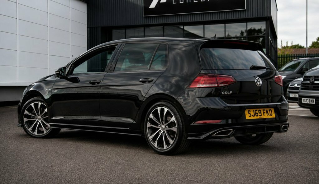Volkswagen Golf 1.5L R-line Black #2