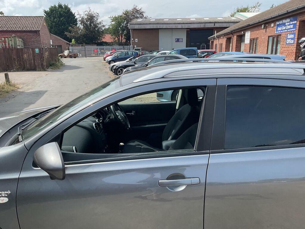 Nissan Qashqai Hatchback Dci Black #9