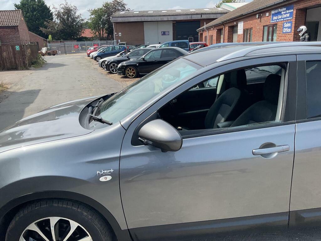 Nissan Qashqai Hatchback Dci Black #10