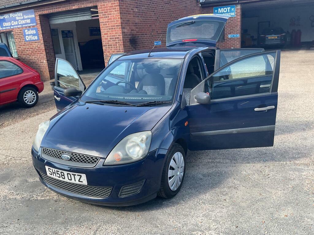 Ford Fiesta 1.4 Ghia Hatchback 147 G Km 79 Silver #49