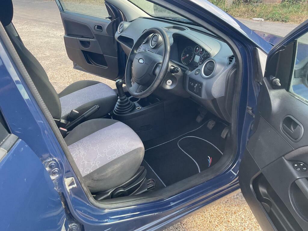 Ford Fiesta 1.4 Ghia Hatchback 147 G Km 79 Silver #37