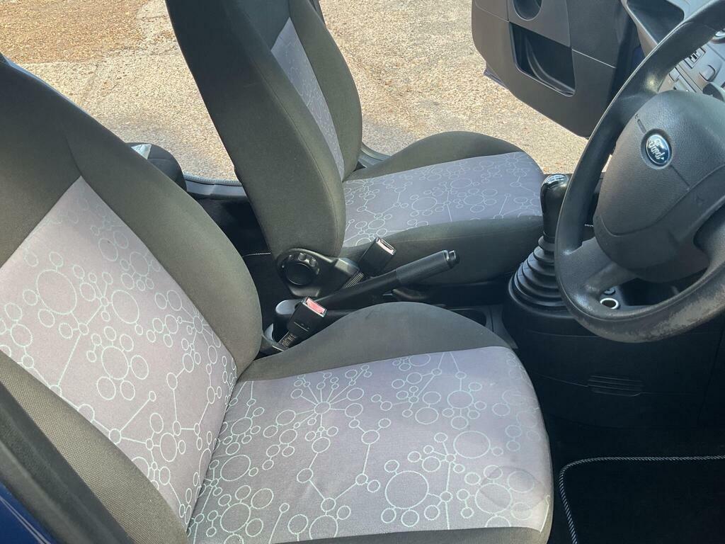 Ford Fiesta 1.4 Ghia Hatchback 147 G Km 79 Silver #44