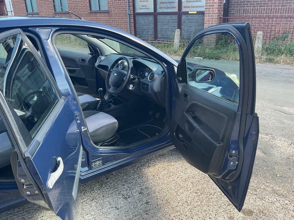 Ford Fiesta 1.4 Ghia Hatchback 147 G Km 79 Silver #38