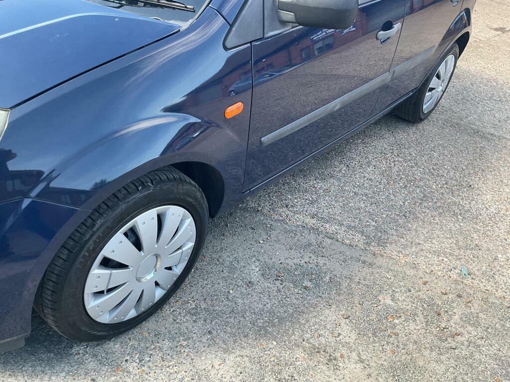 Ford Fiesta 1.4 Ghia Hatchback 147 G Km 79 Silver #23