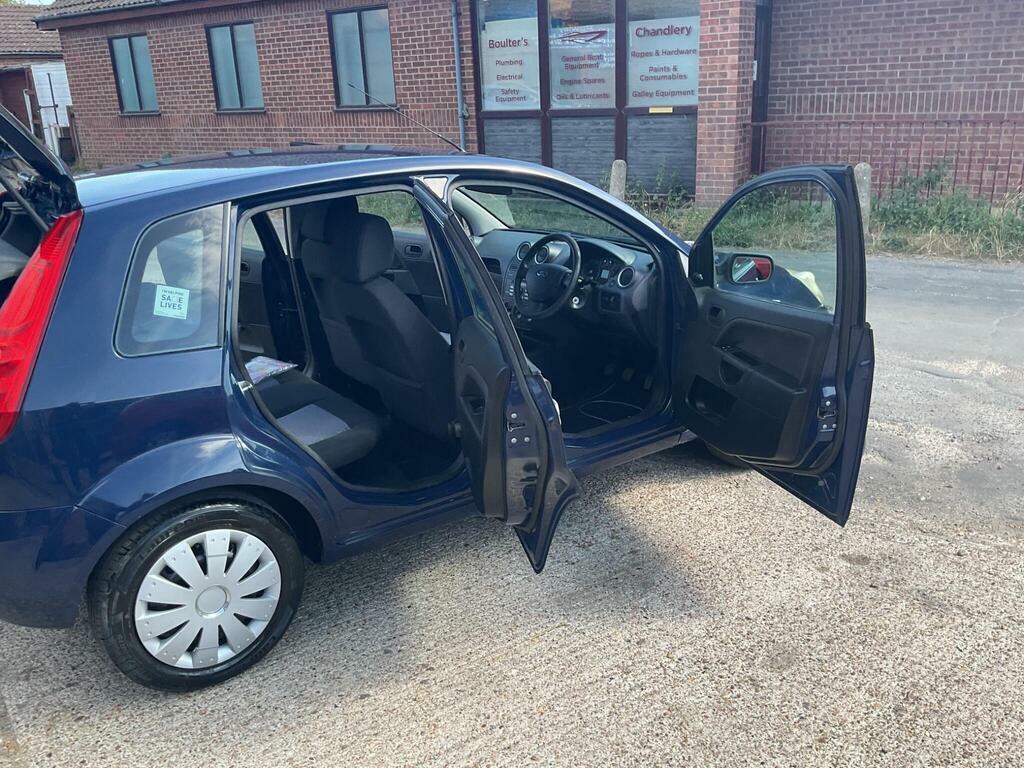 Ford Fiesta 1.4 Ghia Hatchback 147 G Km 79 Silver #39