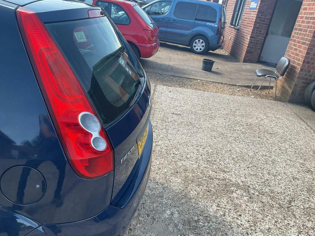 Ford Fiesta 1.4 Ghia Hatchback 147 G Km 79 Silver #19