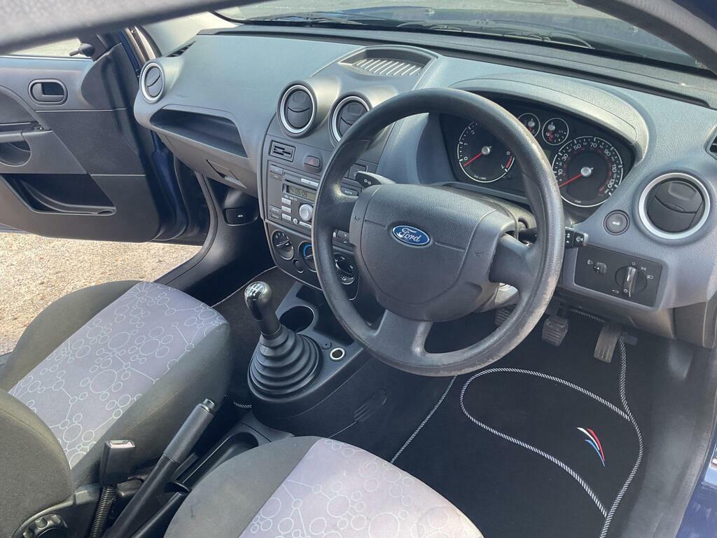 Ford Fiesta 1.4 Ghia Hatchback 147 G Km 79 Silver #2