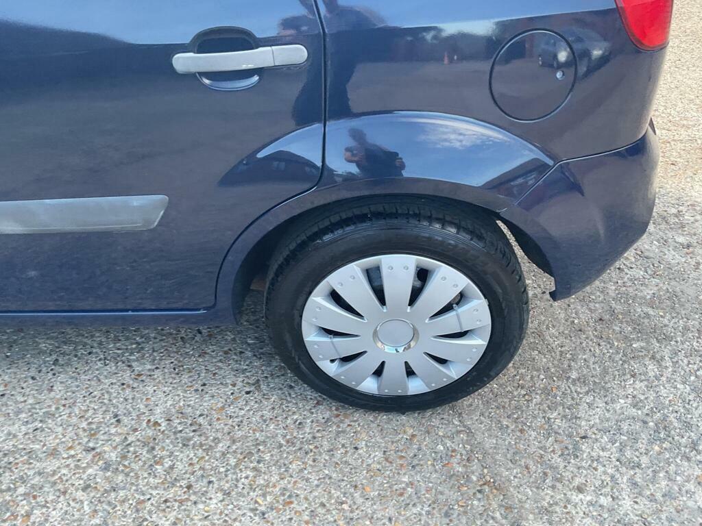 Ford Fiesta 1.4 Ghia Hatchback 147 G Km 79 Silver #17