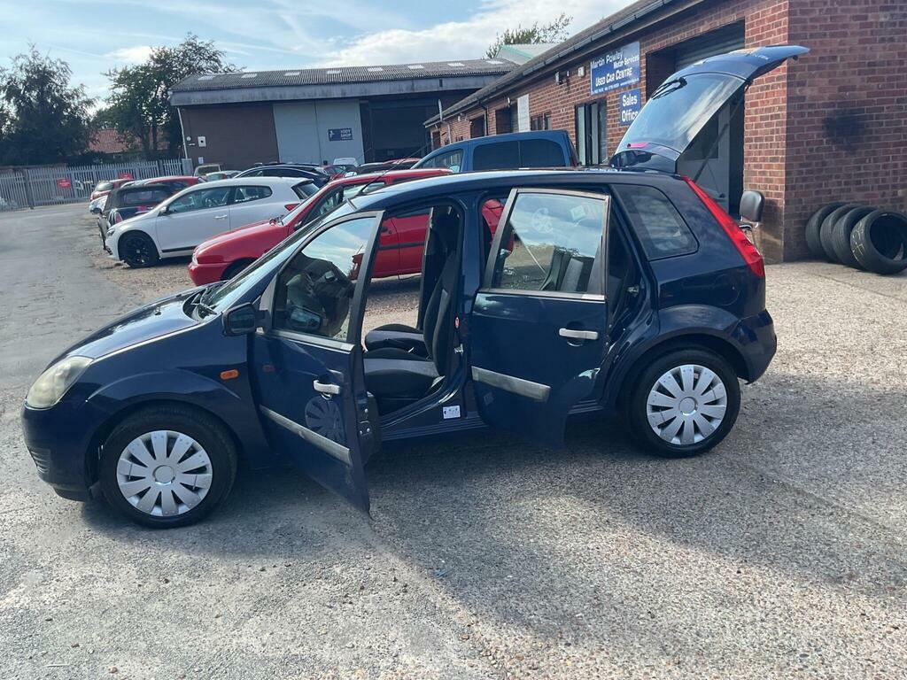 Ford Fiesta 1.4 Ghia Hatchback 147 G Km 79 Silver #46