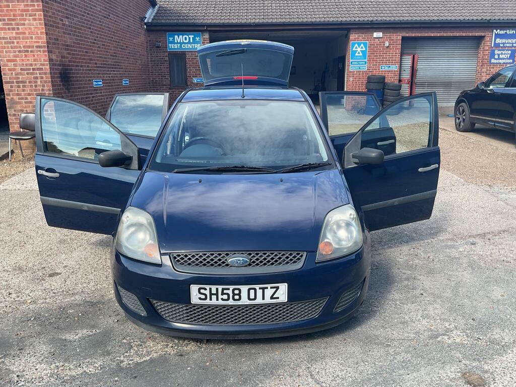 Ford Fiesta 1.4 Ghia Hatchback 147 G Km 79 Silver #50
