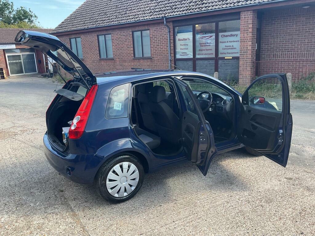 Ford Fiesta 1.4 Ghia Hatchback 147 G Km 79 Silver #40