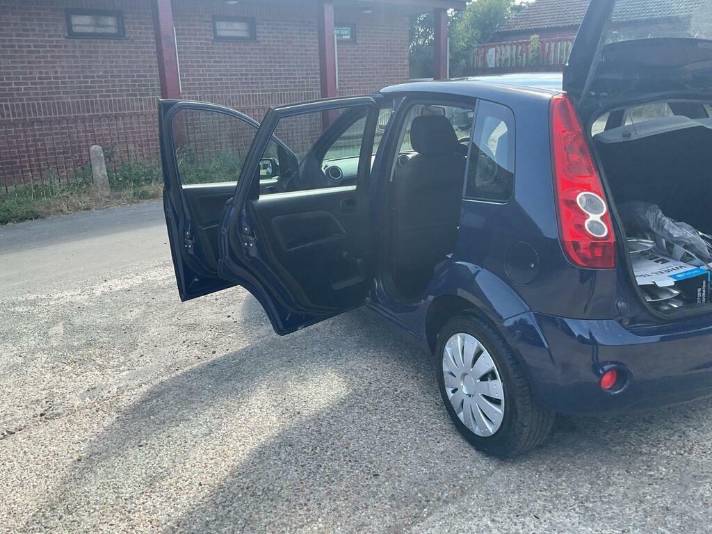 Ford Fiesta 1.4 Ghia Hatchback 147 G Km 79 Silver #60