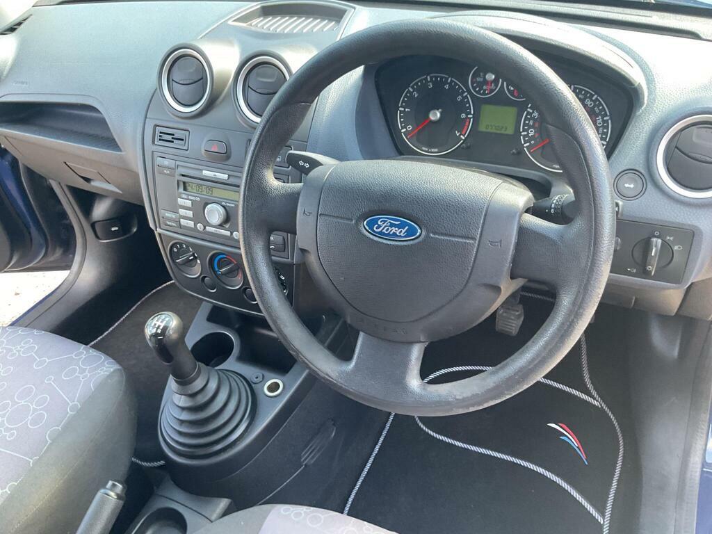 Ford Fiesta 1.4 Ghia Hatchback 147 G Km 79 Silver #42