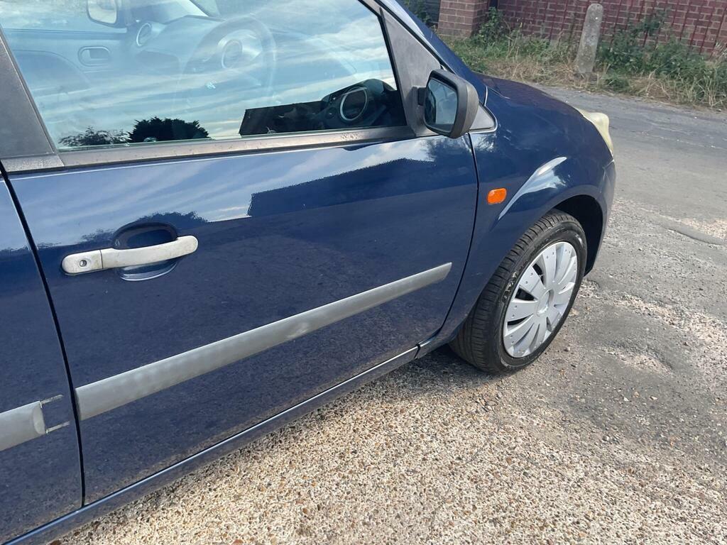 Ford Fiesta 1.4 Ghia Hatchback 147 G Km 79 Silver #36