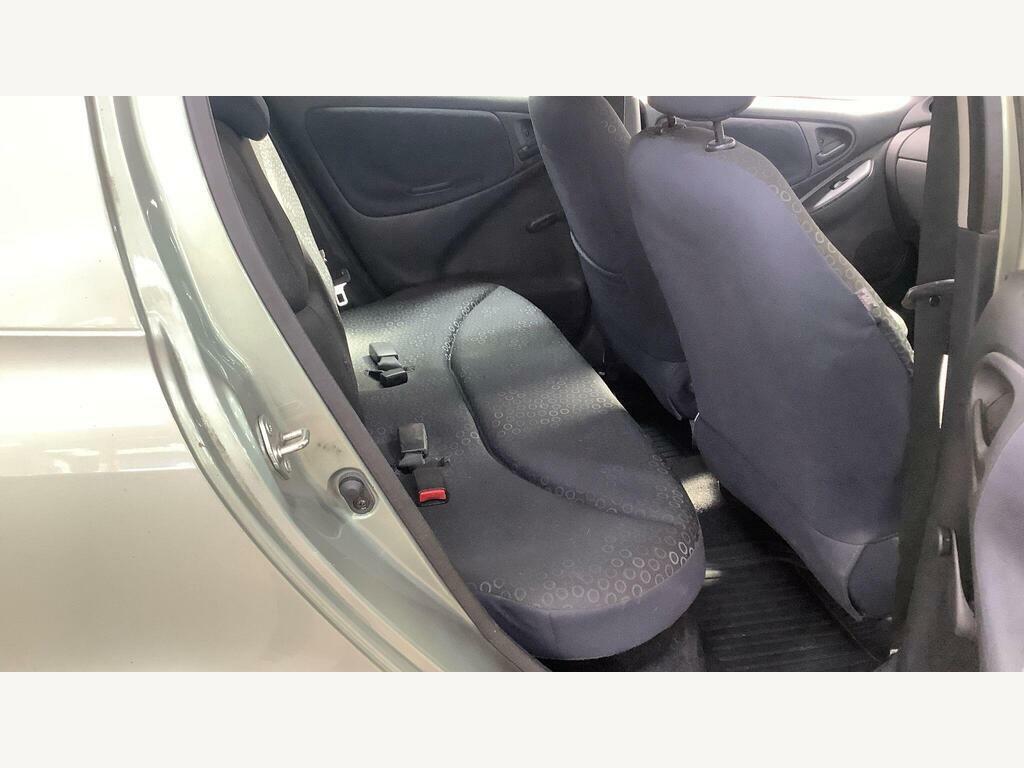 Toyota Yaris 1.3 Vvt-i T Spirit Blue #8