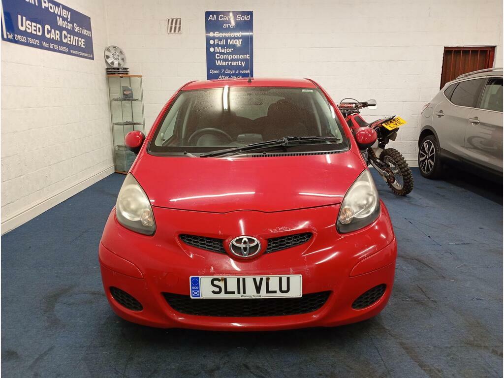 Toyota Aygo 1.0 Vvt-i Go Euro 5 Red #3