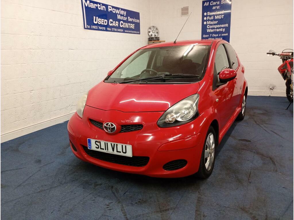 Toyota Aygo 1.0 Vvt-i Go Euro 5 Red #4
