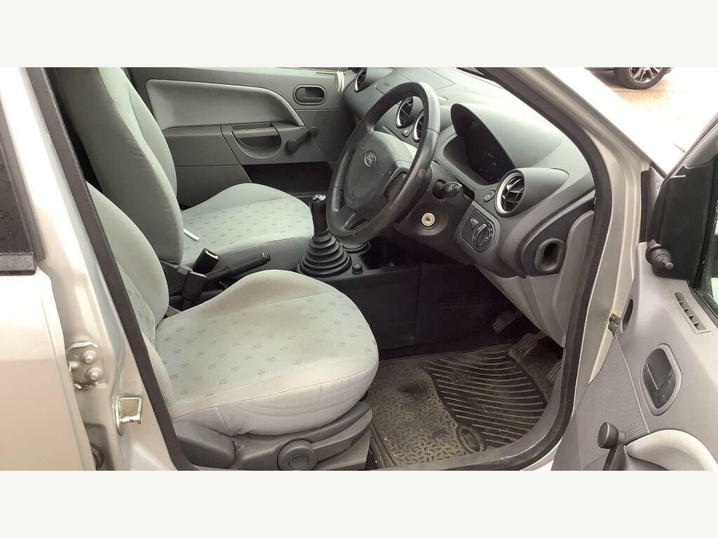 Ford Fiesta 1.3 Finesse Silver #4