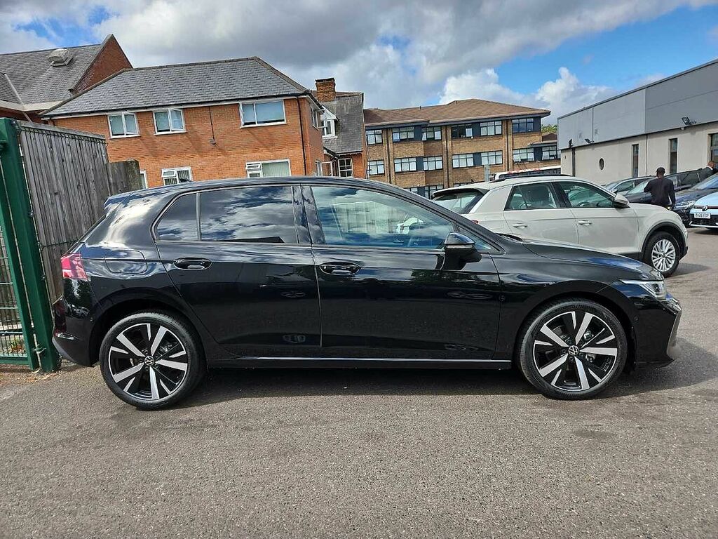 Volkswagen Golf 1.5 Tsi 150 Match RF26ONU Black #4