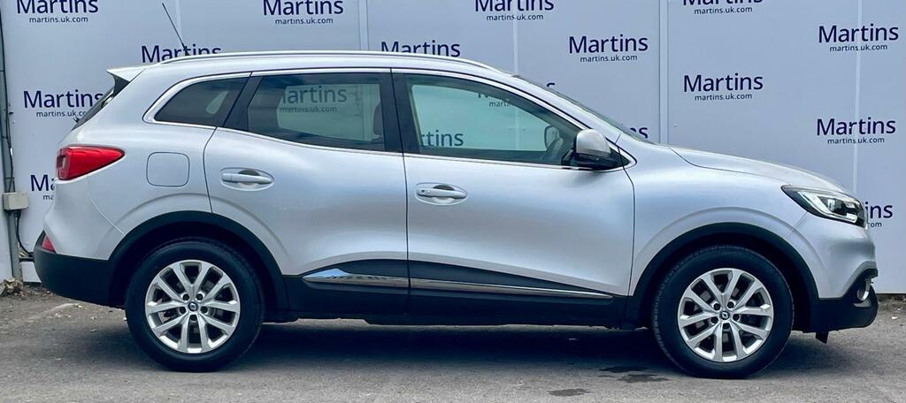 Renault Kadjar 1.6 Signature Nav Dci 130 Bhp - Free Delivery Red #8