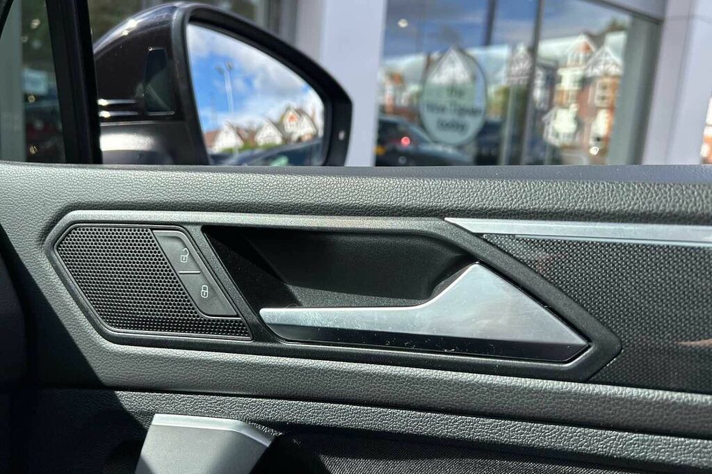 Volkswagen Tiguan R-line Tech Tdi White #42