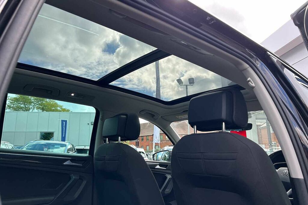 Volkswagen Tiguan R-line Tech Tdi White #17