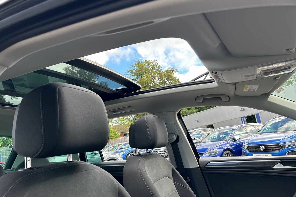 Volkswagen Tiguan R-line Tech Tdi White #25