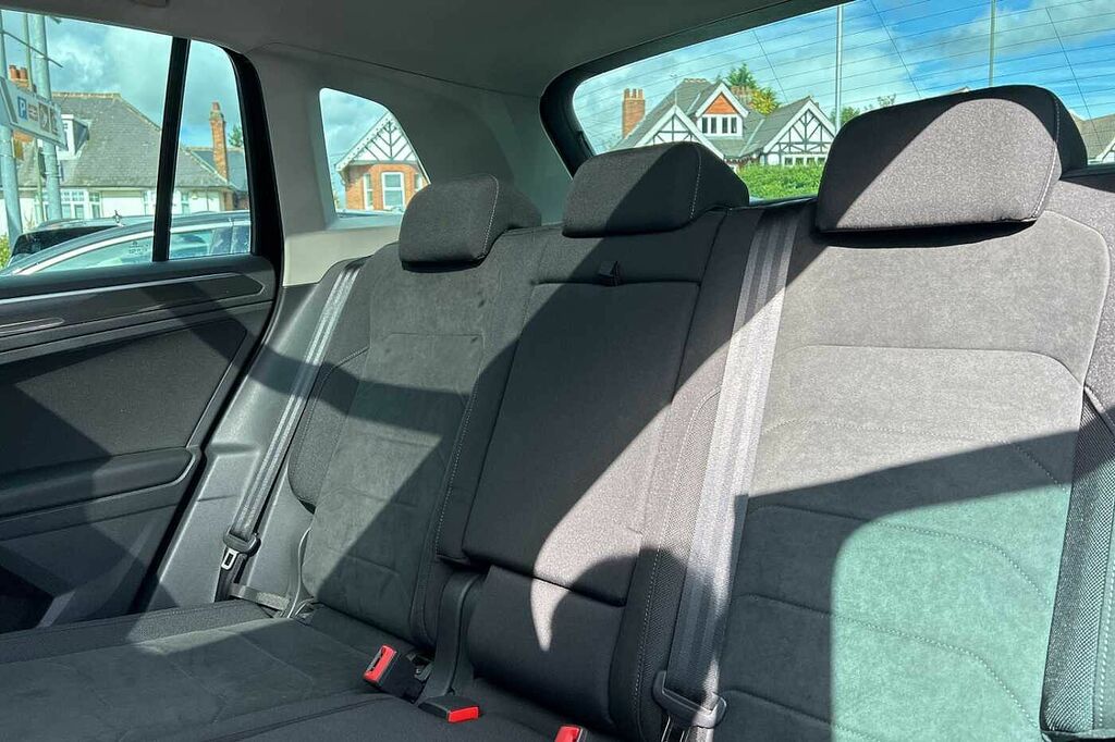 Volkswagen Tiguan R-line Tech Tdi White #10